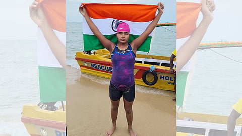 Nagpur's Ishwari Pande creates history as the world's first totally blind swimmer to cross the Palk Strait in 11.15 hours. A feat of immense courage.