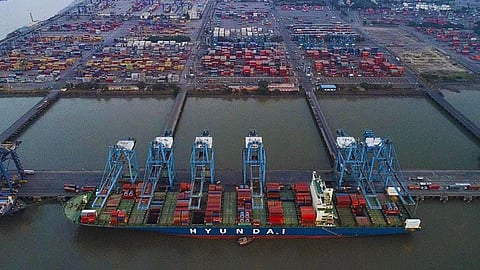 JNPA sets new efficiency records in March 2026 despite global geopolitical tensions. Container dwell time drops to 22.68 hours.