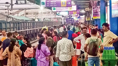 Trains Delayed by 20 Hours in Nagpur; Extreme Heat and Railway Mismanagement Cause Distress to Passengers.