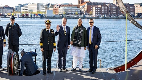 Indian Navy's Prowess Set to Grow: Rajnath Singh Inspects State-of-the-Art Submarine Technology in Germany; Major Consensus Reached on Defence Cooperation
