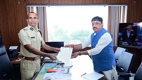 Bhopal Mp Alok Sharma Market Timing Waqf Board Controversy Police Commissioner
