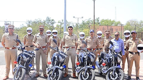 Amravati rural police added 4 hi-tech 'Charlie Mobile' patrolling bikes equipped with body cams and sirens. Paratwada received 3 bikes and Achalpur got 1.