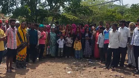 Bhopal Slum Shifting Bag Mugalia High Tension Line Controversy News Update