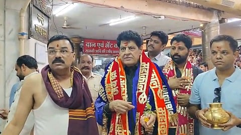 Gajendra Chauhan Mahakal Darshan Offer Prayers MP News