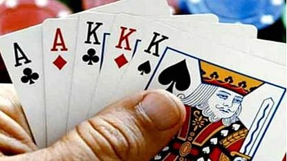 karadi police gambling den raid three arrested