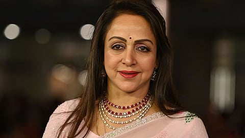 Hema Malini Dream Girl Diamond Jubilee Concert Live Singing Dharmendra Tribute Event
