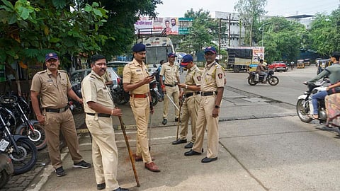 bhandara police action crime drugs traffic meeting