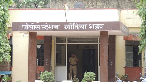 Retired Principal Molest Girl in Gondia