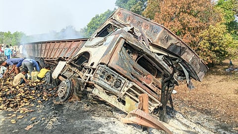 Damoh Truck Fire News