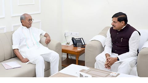 Digvijay singh meets cm mohan yadav wheat procurement ram yagya invitation mp politics