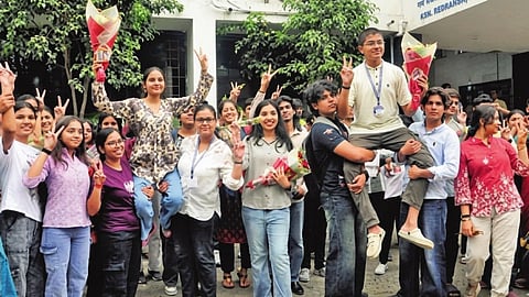 HSC Results 2026: Although the Nagpur Division may have lagged behind, City Toppers have scripted a new history of success with scores exceeding 97%.