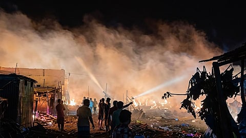 Massive Fire in Dhamangaon, Nagpur: Blaze in Fields Spirals Out of Control, Causing Panic in Village; Several Homes Reduced to Ashes.