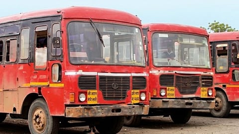 Additional ST Bus Services in Sambhajinagar: 31 Buses Launched; Department Revenue Reaches ₹1.27 Crore Amid Rising Crowds.