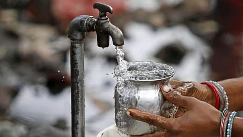 New water supply scheme in Chhatrapati Sambhajinagar halted on day one due to a main pipeline valve failure and low water levels at Jayakwadi dam, worsening the crisis.