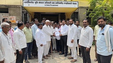 shani shingnapur railway project farmers protest land acquisition opposition