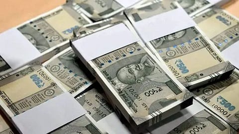 Nagpur NMC salary scam unearthed in Lakadganj zone using fake sanitation workers. Primary probe report to be submitted to Commissioner; FIR likely soon.