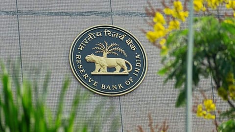 RBI Cracks Down on Mis-Selling Banks Can’t Force Insurance, Investment Plans on Customers