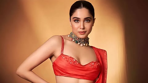 Sharvari Struggle Story On Farah Khan Vlog Alpha Main Vaapas Aaunga Vedang Raina Alia Bhatt