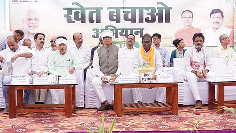 'मिट्टी बचेगी तो खेती बचेगी', शिवराज सिंह चौहान ने किया खेत बचाओ अभियान का शंखनाद; किसानों को दिया बड़ा संदेश
