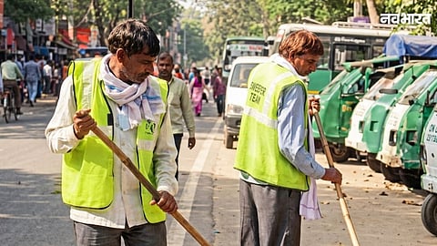 Nagpur Municipal Corporation launched a massive cleanliness drive across major city markets, with Mayor Nita Thakre promoting waste segregation and cloth bags.