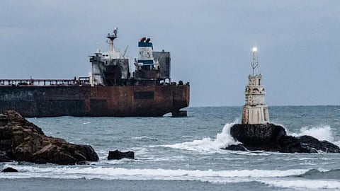 UK Seizes Russian ‘Shadow Fleet’ Oil Tanker in English Channel