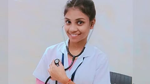 Akola Nursing Student Suicide Case