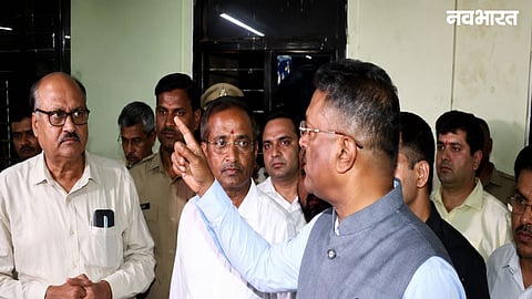 Maharashtra Transport Minister Pratap Sarnaik suspends Divisional Controller and Depot Manager over poor facilities during a surprise visit to Amravati bus stand.
