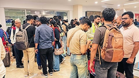 Midnight Chaos at Nagpur Airport: Flight Diverted, Amenities Lacking; Passengers' Fury Erupts Amidst Late-Night Turmoil.