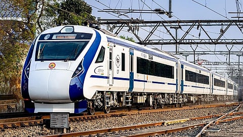Nagpur: New record for the country's longest 'Vande Bharat'! Over 1.5 lakh passengers have traveled on it in just 8 months.