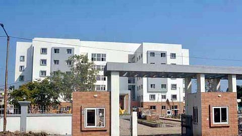 akola super speciality hospital doctors equipment shortage