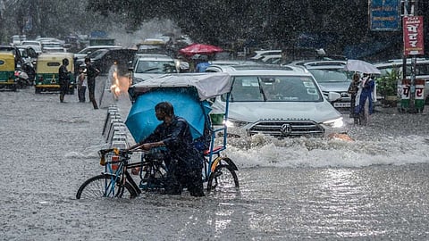 IMD Rain Alert: Risk of heavy rainfall in 17 states; warning of torrential rain in several areas, including UP and Bihar.