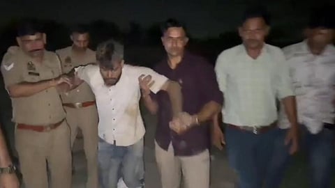 mathura police encounter robbery murder accused arrested up police