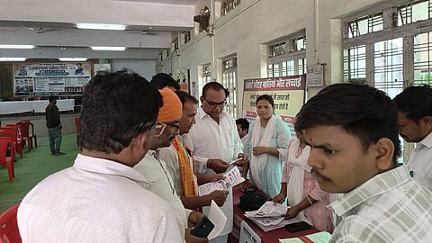 dhamangaon railway jankalyan shivir 670 complaints resolved