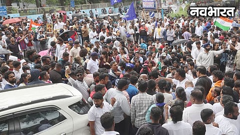 Students and parents organized a massive protest march in Pune demanding education reforms and the resignation of Union Minister Dharmendra Pradhan।