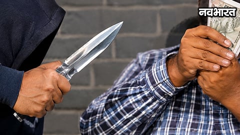 Brazen criminals at CIDCO bus stand complex: Youth robbed at knifepoint after being made to sit in a rickshaw; mobile phone and cash stolen.