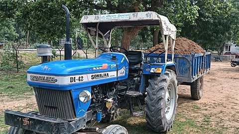 bhandara illegal sand transport police action 29 lakh seized