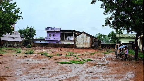 sakoli pm shri school building demolition without permission