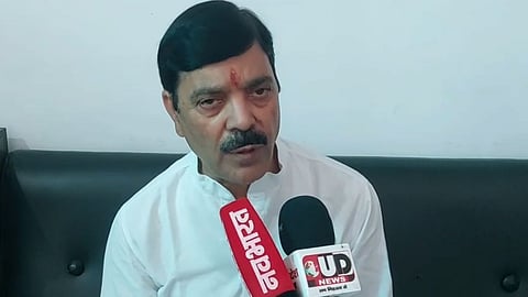 Awadhesh Nayak Viral Photo