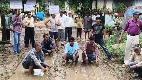 Bhopal Swarn Kunj Road Protest