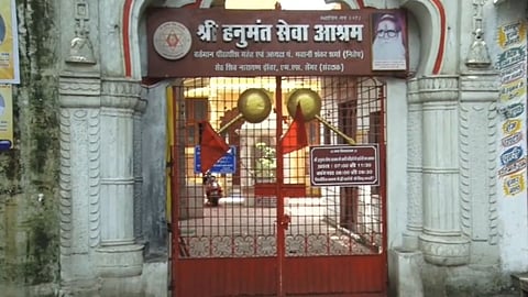 A theft was reported at Hanumant Seva Ashram Temple near the BJP state office in Bhopal after a youth allegedly stole the silver crown placed on the idol of Lord Lakshman