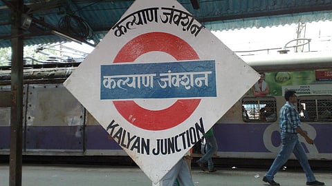 A violent clash broke out between two groups of transgenders near Kalyan West Railway Station over a dispute. The viral video raised concerns over station security.