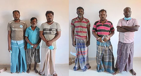 SL Navy arrests six Indian fishermen for IMBL violation