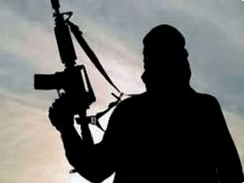 Two police constables in Chhattisgarh were injured on Sunday morning when Naxalites, were disguised as civilians.