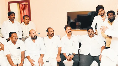 Pawan Kalyan pacifies miffed leaders in Tirupati