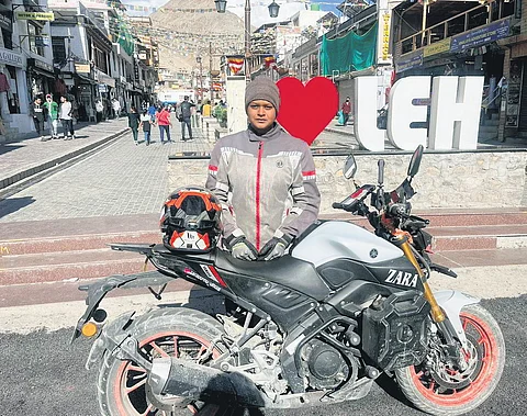 M Swetha Murthi during her solo road trip from Dharmapuri to Ladakh. She worked as a tailor for 2 years to earn money for the motorcycle