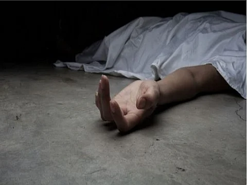 The deceased was identified as Shyama Bhoi. The 52-year-old, said to be mentally unstable, often got into argument with his wife Ratni Bhoi (47).