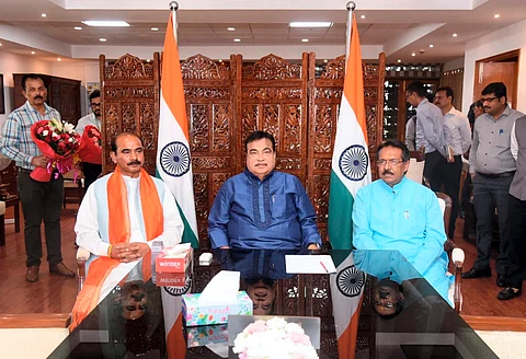 Nitin Gadkari assumes charge as Road Transport and Highways Minister