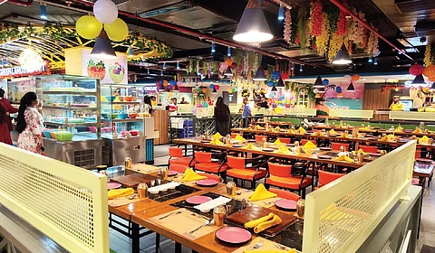 ASF boasts a buffet spread featuring a variety of both vegetarian and non-vegetarian dishes.