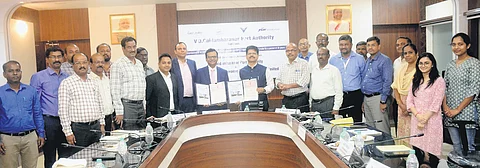 Officials of VOC Port and JSW Tuticorin Terminal after signing agreement