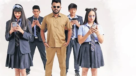 A still from the film Vidyarthi Vidyarthiniyare